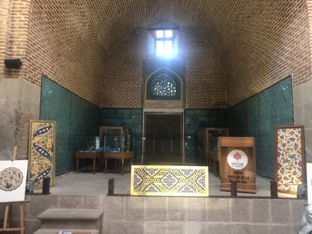 Fakültemiz Geleneksel Türk Sanatları Bölümü Kalemişi Atölyesi Mezunlar Öğrenci Sergisi