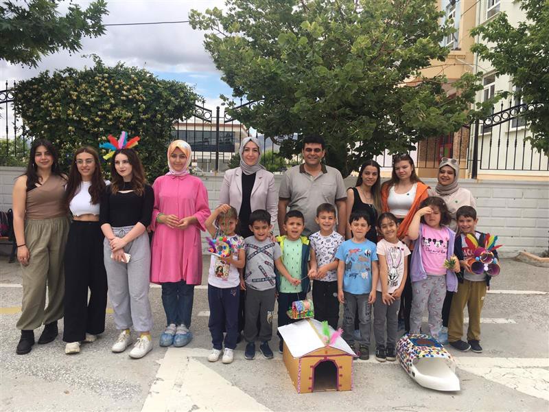 Fakültemiz Resim Bölümü ile Konya İl Milli Eğitim Müdürlüğü Selçuklu Öğretmen Fuat Altan Anaokulu arasında Duvar Boyama Etkinliği Gerçekleştirildi
