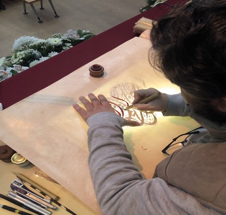 Fakültemiz Geleneksel Türk Sanatları Bölümü tarafından İstiklâl Marşının kabul edildiği 12 Mart günü kapsamında Hüsn-i Hat ve Workshop etkinliği gerçekleştirildi.