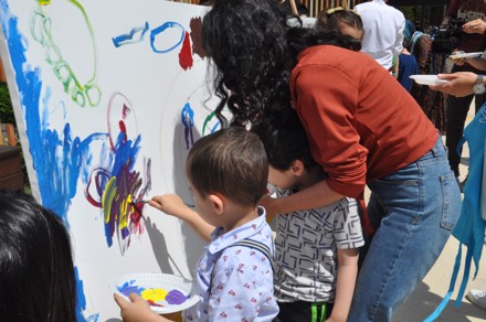 Fakültemiz Resim Bölümü ve Selçuklu Otizmli Bireyler Eğitim Vakfı Arasında Çocuklarla Resim Yapıyoruz Etkinliği Gerçekleştirildi.