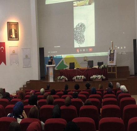 Fakültemiz Geleneksel Türk Sanatları Bölümü tarafından İstiklâl Marşının kabul edildiği 12 Mart günü kapsamında Hüsn-i Hat ve Workshop etkinliği gerçekleştirildi.