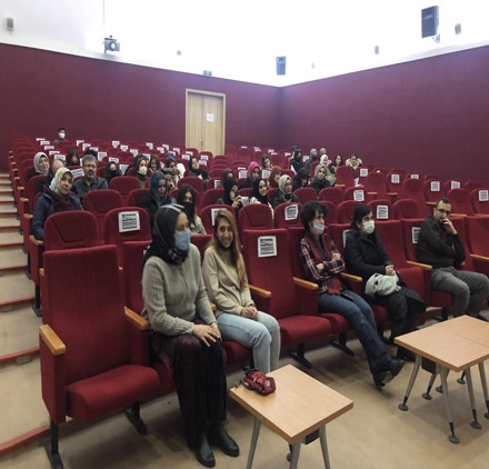 Fakültemiz Geleneksel Türk Sanatları Bölümü tarafından İstiklâl Marşının kabul edildiği 12 Mart günü kapsamında Hüsn-i Hat ve Workshop etkinliği gerçekleştirildi.