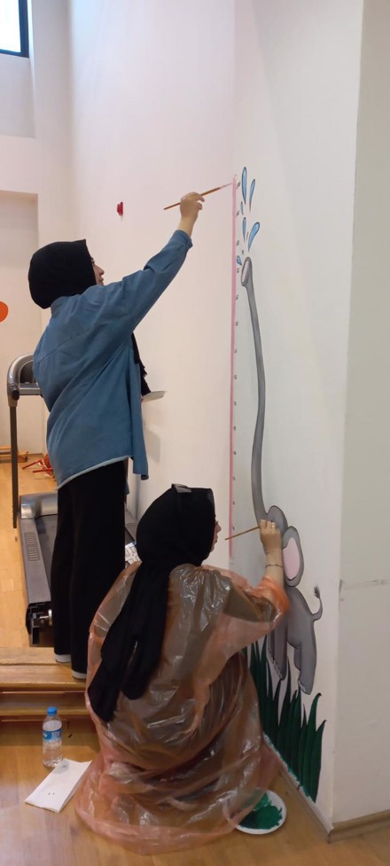 Fakültemiz Geleneksel Türk Sanatları Bölümü Selçuklu Otizmli Bireyler Eğitim Vakfında Boyama Etkinliği Gerçekleştirildi