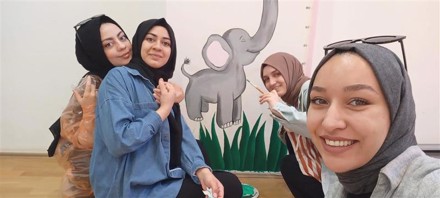 Fakültemiz Geleneksel Türk Sanatları Bölümü Selçuklu Otizmli Bireyler Eğitim Vakfında Boyama Etkinliği Gerçekleştirildi