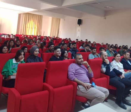 Münazara: Yapay Zeka – İnsan Gücü