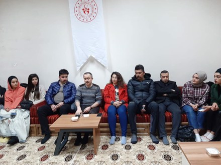 Bozkır Meslek Yüksekokulu Öğrencilerimize Yönelik Sayın Kaymakamımız Oltan Bayraktar ile Gençlik Merkezinde Söyleşi Gerçekleştirildi