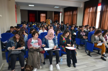 Misafir Öğr. Gör. Murat Öz ün Etkili İletişim Konulu Paneli