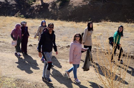 BOZKIR AKÇAPINAR MESİRE ALANINDA ÇEVRE TEMİZLİĞİ VE DOĞA YÜRÜYÜŞÜ 