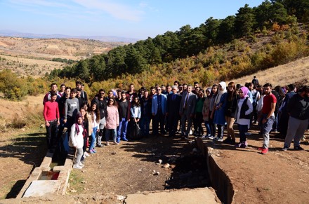 BOZKIR AKÇAPINAR MESİRE ALANINDA ÇEVRE TEMİZLİĞİ VE DOĞA YÜRÜYÜŞÜ 