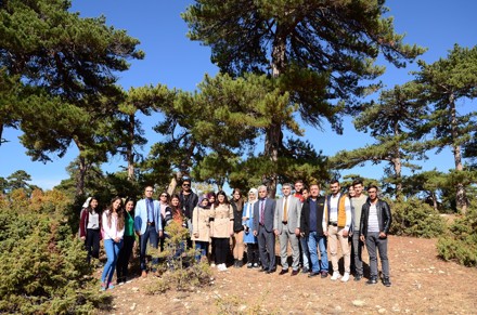 BOZKIR AKÇAPINAR MESİRE ALANINDA ÇEVRE TEMİZLİĞİ VE DOĞA YÜRÜYÜŞÜ 