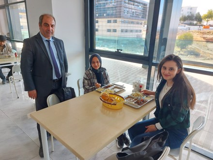 Dekanımız Prof. Dr. Abdullah KARAMAN Sosyal Tesislerde Öğrenciler ile Buluştu