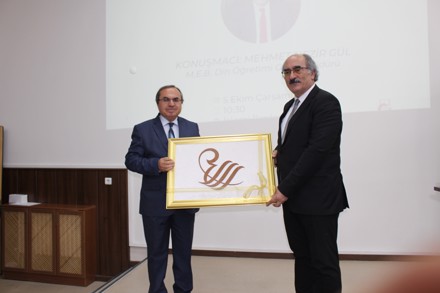 "Din Öğretimi Genel Müdürlüğü'nde İstihdam İmkanları" konulu konferans gerçekleştirildi.