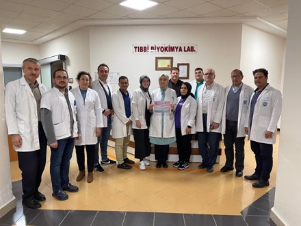 Tıbbi Biyokimya Anabilim Dalı Doktora öğrencimiz Fatma AKAT 33.Ulusal Biyokimya Kongresi'nde En İyi Poster Ödülü almıştır.