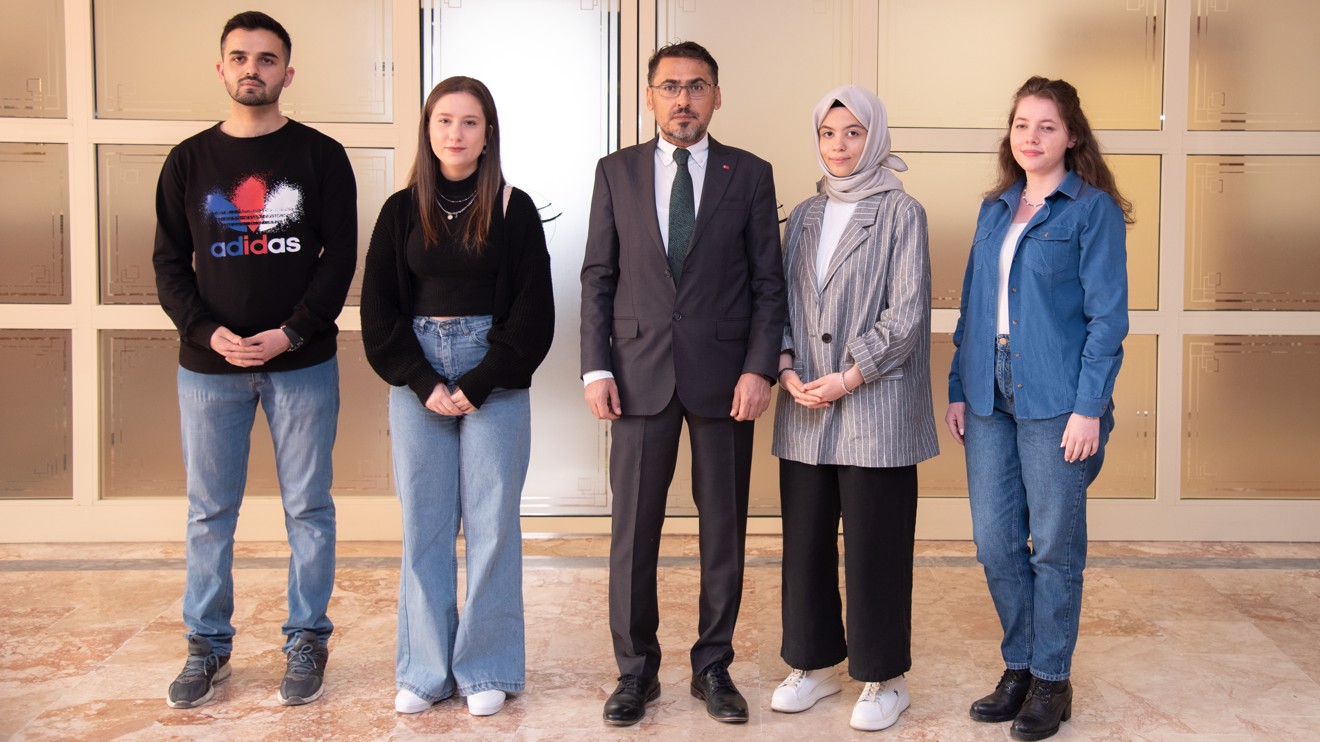 Selçuk İletişim öğrencilerine, Genç İletişimciler Yarışması’nda 8 ödül