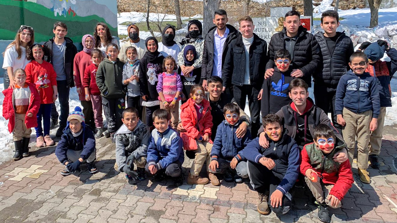 Selçuk Üniversitesi öğrencilerinden ağız ve diş sağlığına yönelik etkinlik