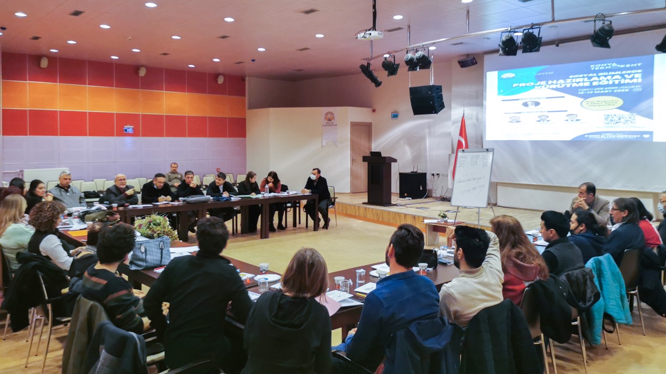 Selçuk Üniversitesinde sosyal bilimler alanında eğitim verildi