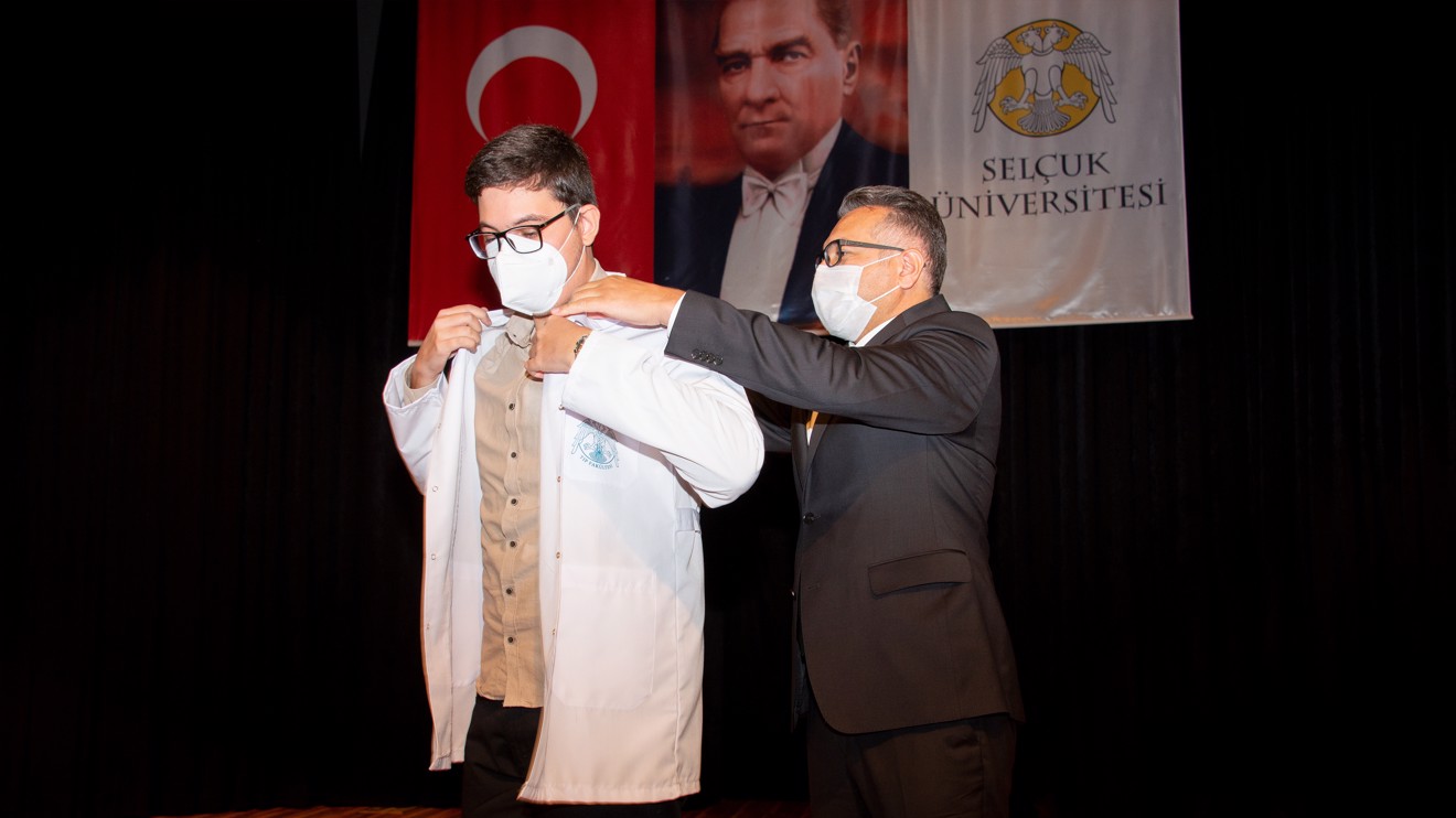 Selçuk Üniversitesi Tıp Fakültesinde beyaz önlük heyecanı
