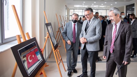 "Erciyes'ten Everest'e Dünyanın Renkleri" adlı fotoğraf sergisi açıldı