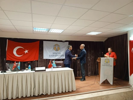 Yazılışının 950.Yılında Dîvânü Lügâti’t-Türk ve Türkçecilik Hareketleri