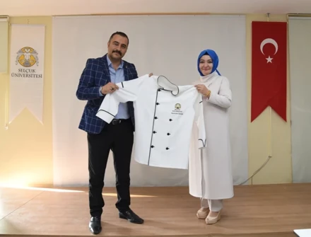 Üniversitemizde "Benim Üniversitem Benim Yurdum" temalı Kurumsal Aidiyet Eğitimi yapıldı.