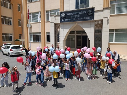 Minik Üniversiteliler Fakültemizde