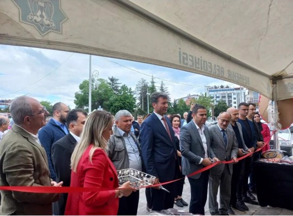 Depremzedeler Yararına Kermes Düzenlendi