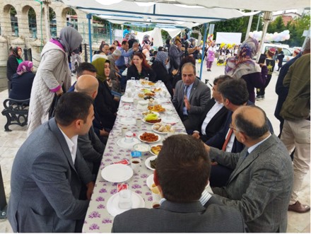 Depremzedeler Yararına Kermes Düzenlendi