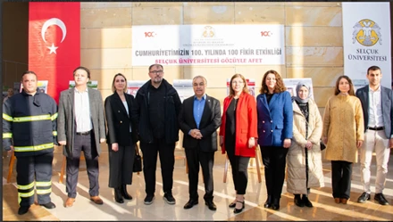 ‘Cumhuriyetimizin 100. Yılında 100 Fikir’ poster sergisi, ziyaretçileriyle buluştu