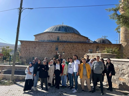 GENÇLİK GELECEKLE BULUŞTU