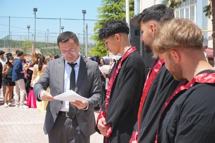 Bozkır Meslek Yüksekokulu’ndan 30. Mezuniyet Coşkusu