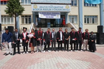 Bozkır Meslek Yüksekokulu’ndan 30. Mezuniyet Coşkusu