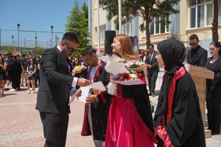 Bozkır Meslek Yüksekokulu’ndan 30. Mezuniyet Coşkusu