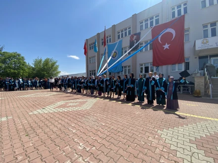 ÇUMRA MYO DA MEZUNİYET COŞKUSU