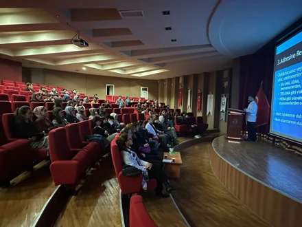 Selçuk Üniversitesi ve Necmettin Erbakan Üniversitesi Diş Hekimliği Fakültelerinin ortaklaşa düzenlediği asistan eğitim programının ilki gerçekleşti.