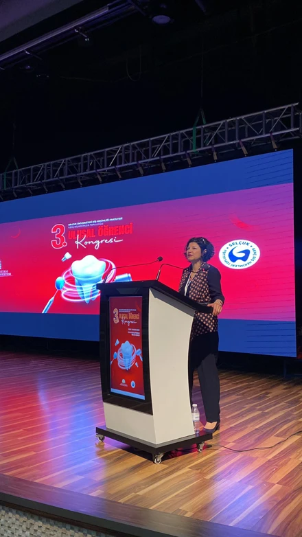 Genç diş hekimleri, 3. Ulusal Öğrenci Kongresi’nde bir araya geldi