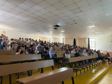 Stresi azalt dayanıklılığı artır: Biomimetik Restorasyonlarda Fiber Kullanımı