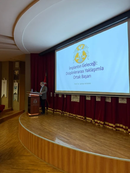 İmplantın geleceği: Disiplinlerarası yaklaşımla ortak başarı