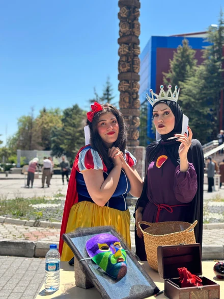 Canlı Kitap Sergisi