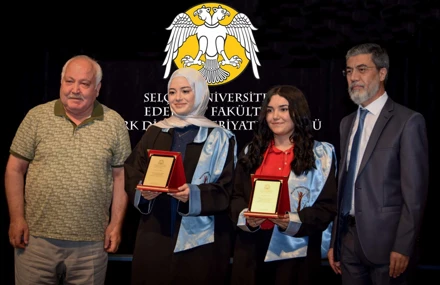 2022-2023 Akademik Yılı Türk Dili ve Edebiyatı Bölümü Mezuniyet Töreni