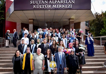 2022-2023 Akademik Yılı Türk Dili ve Edebiyatı Bölümü Mezuniyet Töreni