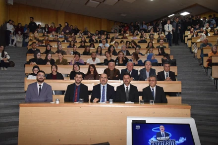 Büyükşehir Belediye Başkanı Altay, Selçuk Üniversitesi öğrencileriyle buluştu