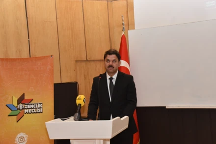 Büyükşehir Belediye Başkanı Altay, Selçuk Üniversitesi öğrencileriyle buluştu