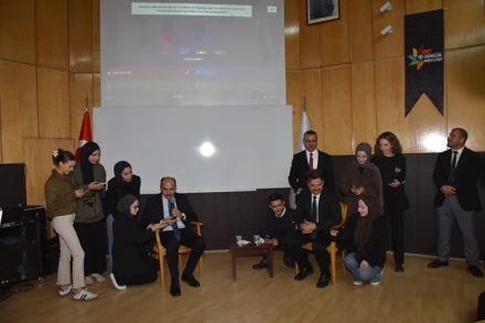 Büyükşehir Belediye Başkanı Altay, Selçuk Üniversitesi öğrencileriyle buluştu