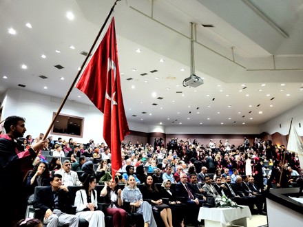 EĞİTİM FAKÜLTESİ İLK MEZUNLARINI VERDİ