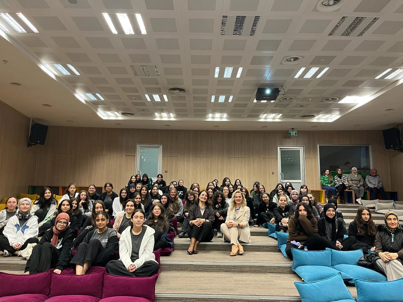 "Türk Kadın Bilim İnsanları” Konulu Söyleşi Gerçekleştirildi