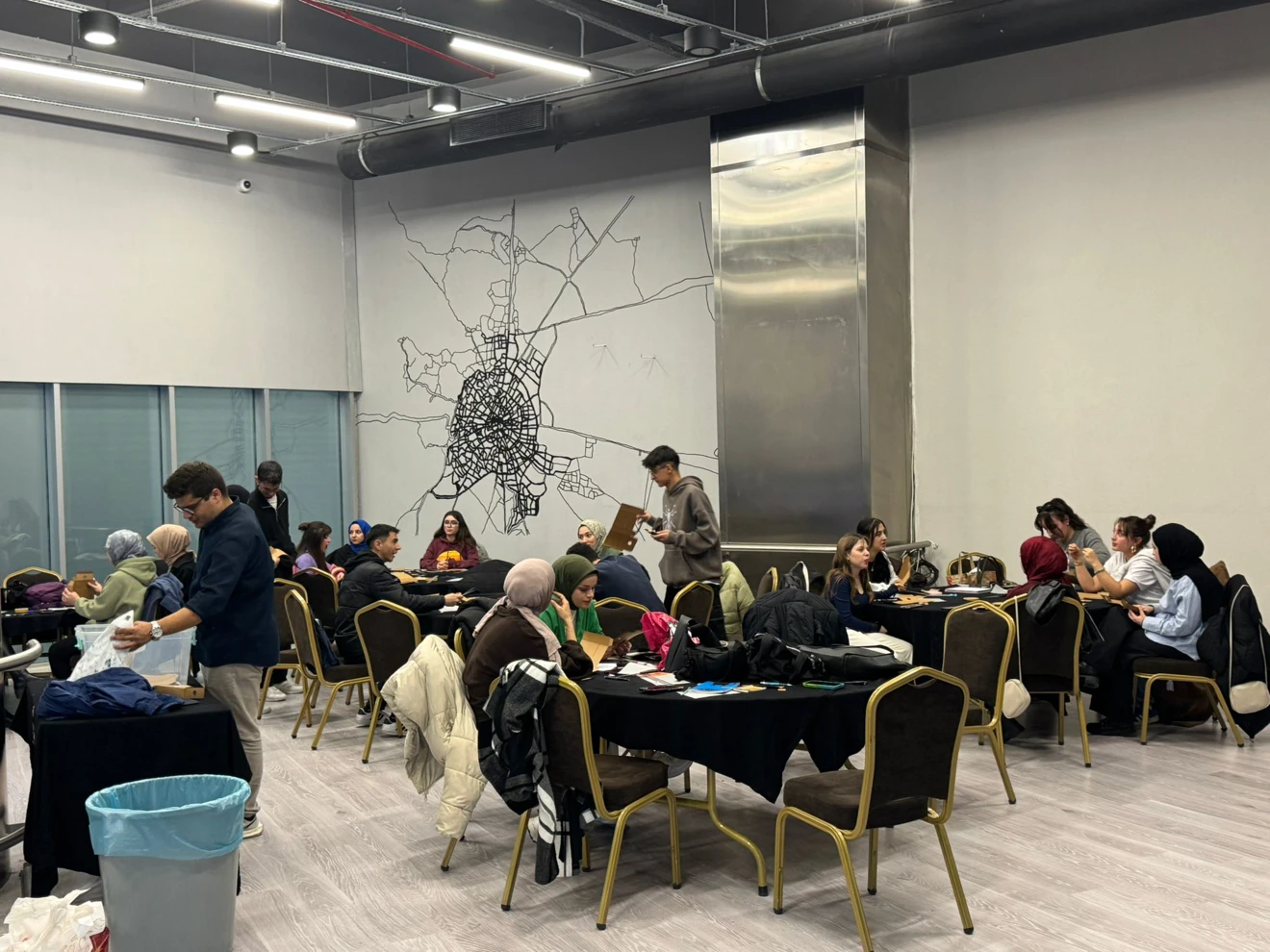 İlkokulda Temel Fen Bilimleri Laboratuvarı Dersi Uygulaması