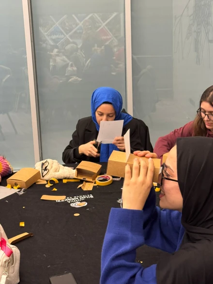 İlkokulda Temel Fen Bilimleri Laboratuvarı Dersi Uygulaması