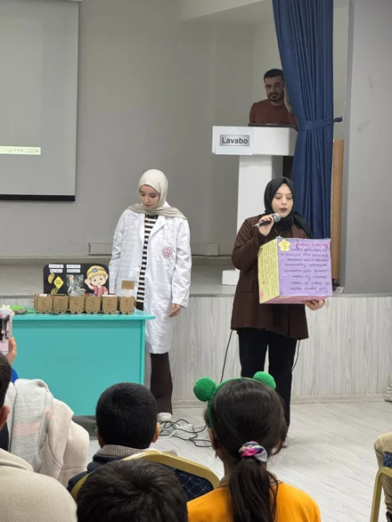 İlkokulda Fen Öğretimi dersi etkinliği