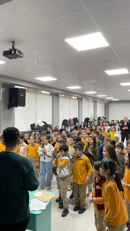 İlkokulda Fen Öğretimi dersi etkinliği