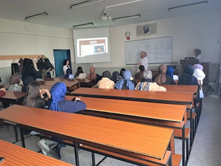 Hemşirelik Fakültesinden İMÖ ve Sınıf Öğretmenliği Öğrencilerine Sunum Yapıldı